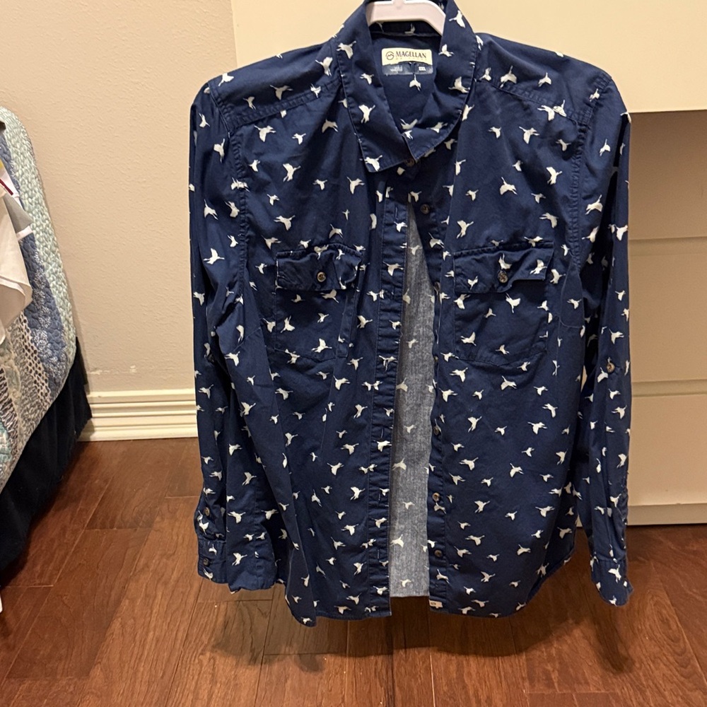 Magellan Outdoors Dark Blue Bird Pattern Shirt